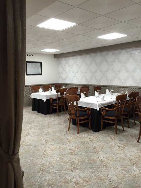 Hotel Restaurante Derby O Carballiño Zewnętrze zdjęcie